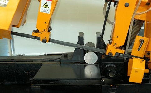 胡场镇数控带锯床自动送料精度会出现偏差吗？